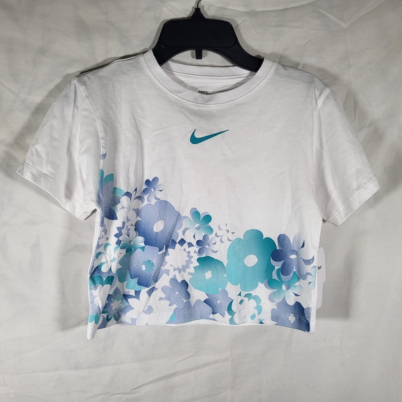 New With Tags, Girls Size 6X Nike Floral Two-Piece Shirt And Short Outfit Set - Picture 2 of 5